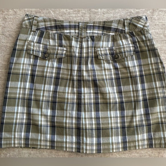 St. John’s Bay Women’s Stretch Plaid Skort - Size 14 - Green and Navy in Color - Picture 2 of 9